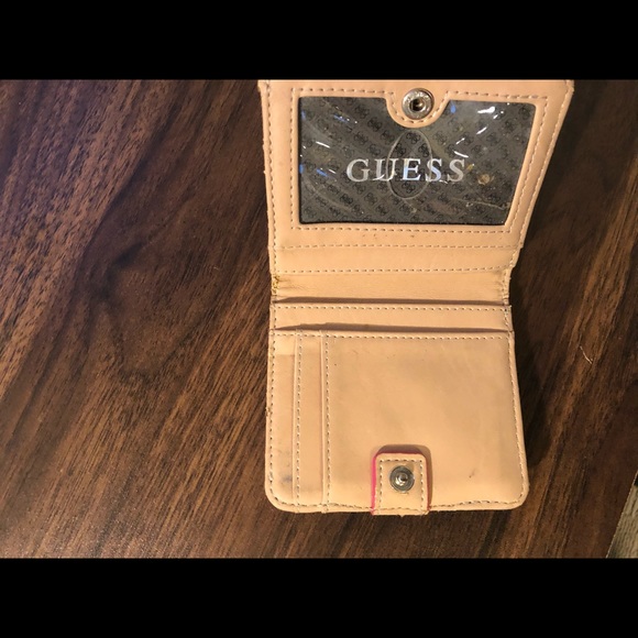 Used guess wallet - Picture 3 of 3